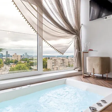 #stayhere - Unique Top Floor Loft With Hot Tub & City View Διαμέρισμα