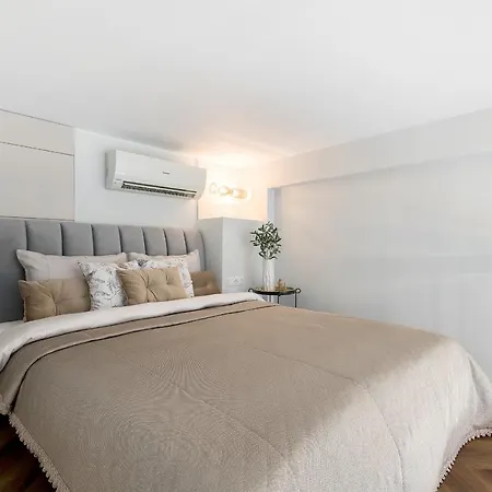 #stayhere - Unique Top Floor Loft With Hot Tub & City View