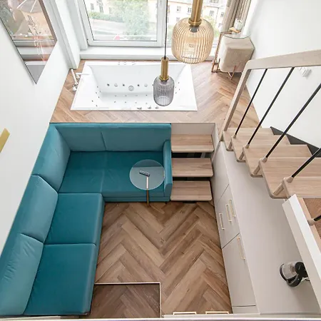 #stayhere - Unique Top Floor Loft With Hot Tub & City View *
