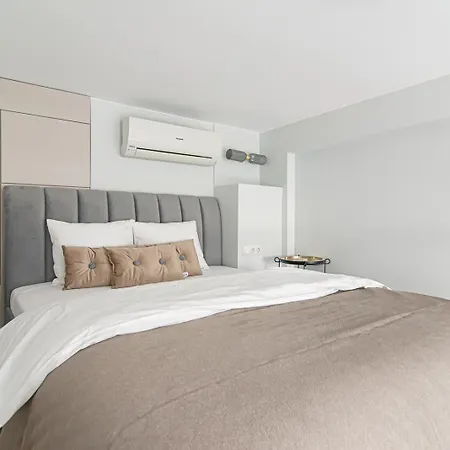 #stayhere - Unique Top Floor Loft With Hot Tub & City View Apartmán