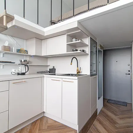 Apartmán #stayhere - Unique Top Floor Loft With Hot Tub & City View *