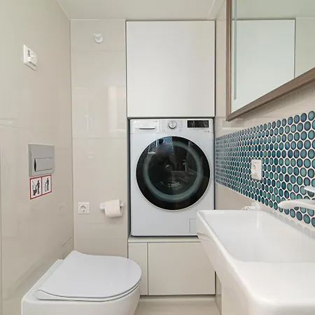 #stayhere - Unique Top Floor Loft With Hot Tub & City View *