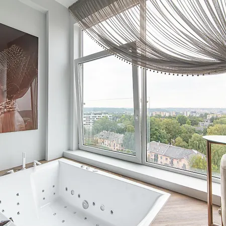 #stayhere - Unique Top Floor Loft With Hot Tub & City View Βίλνιους