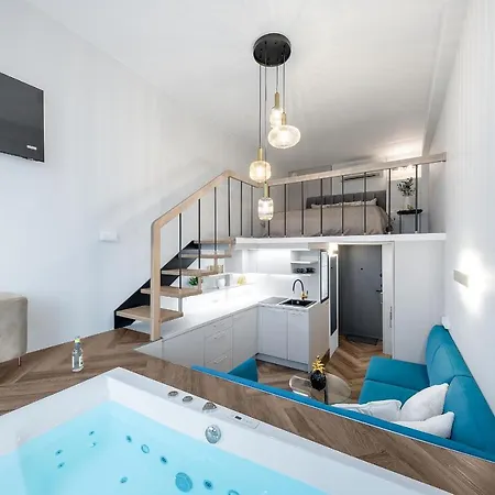 #Stayhere - Unique Top Floor Loft With Hot Tub & City View Apartment Vilnius