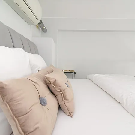 #Stayhere - Unique Top Floor Loft With Hot Tub & City View